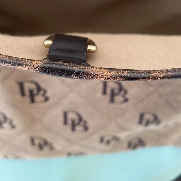 Dooney and Bourke handbag - Picture 4 of 4